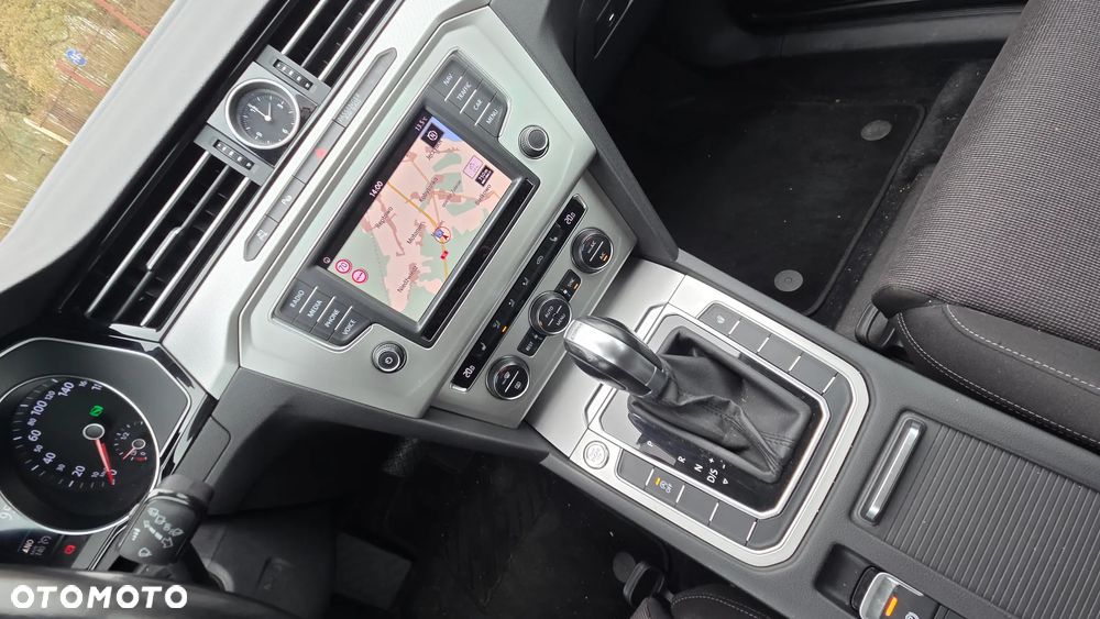 Volkswagen Passat 2.0 TDI BMT Comfortline DSG - 16