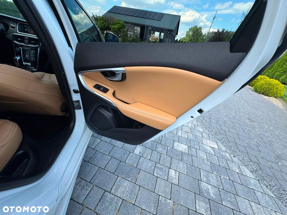 Volvo V40 D3 Drive-E Inscription - 19