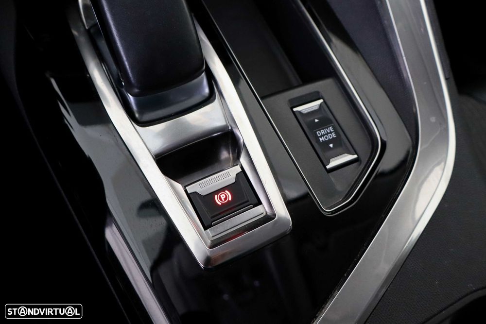 Peugeot 3008 1.6 Hybrid Allure e-EAT8 - 42