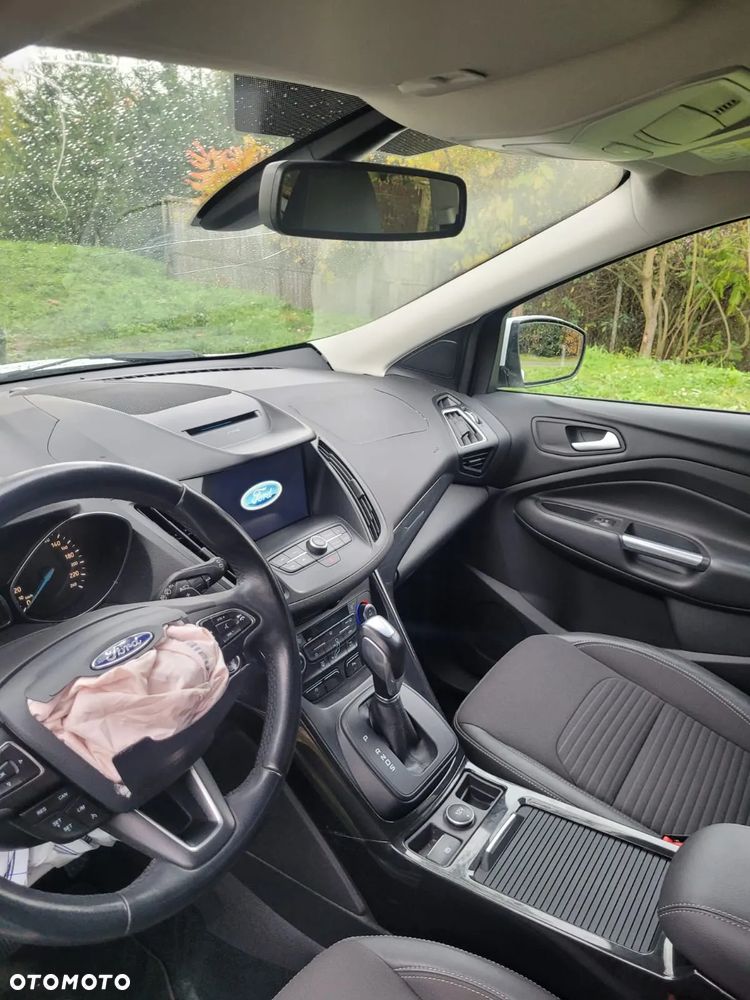Ford Kuga 2.0 TDCi 2x4 Titanium - 14