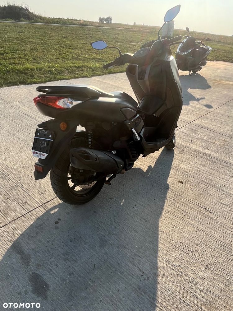 Yamaha NMAX - 4
