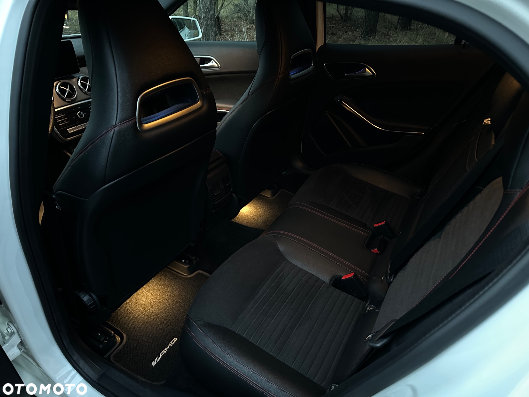 Mercedes-Benz GLA 200 7G-DCT AMG Line - 20