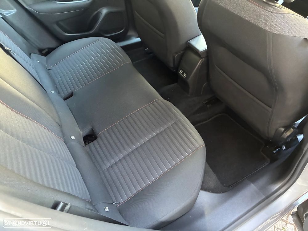 Peugeot e-2008 50 kWh Active Pack - 19