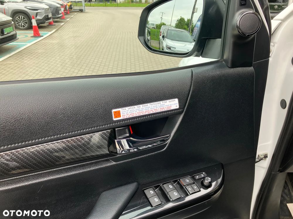 Toyota Hilux 2.8 D-4D Double Cab GR Sport 4x4 - 37