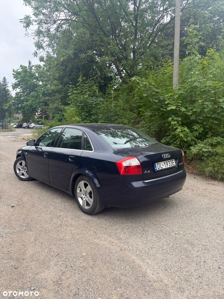 Audi A4 Limousine - 3