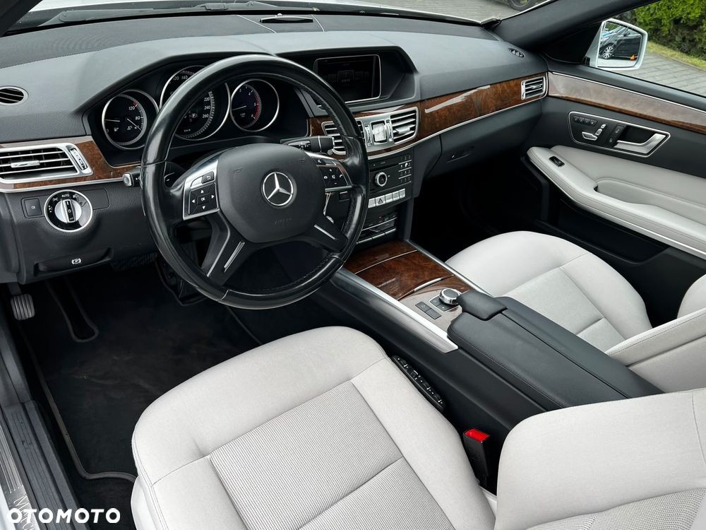 Mercedes-Benz Klasa E 250 BlueTEC 4Matic 7G-TRONIC Elegance - 9