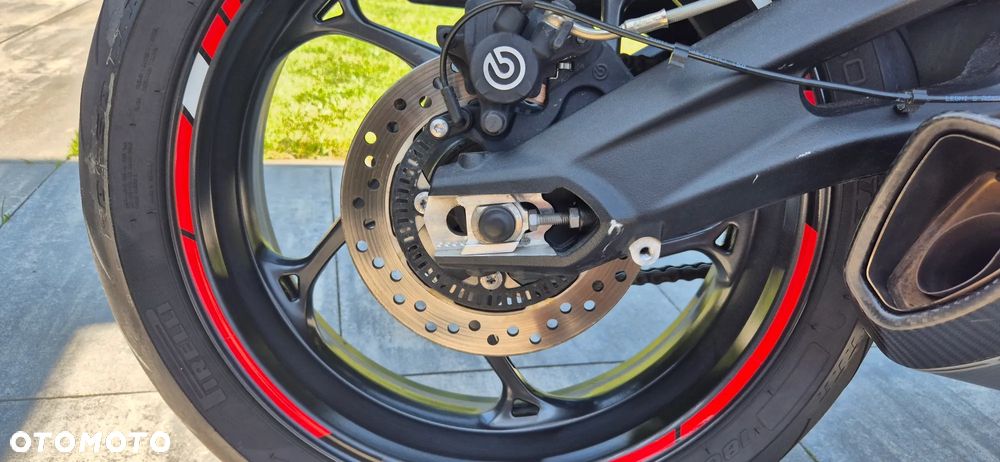 Triumph Street Triple - 11