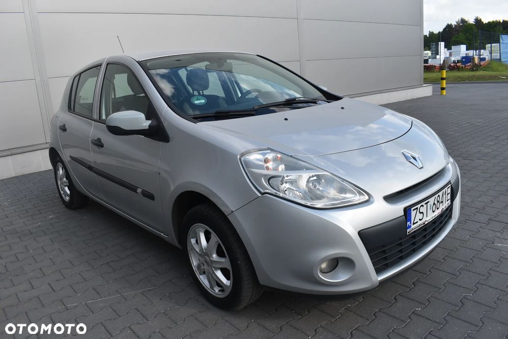 Renault Clio - 2