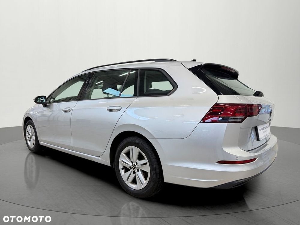 Volkswagen Golf - 6