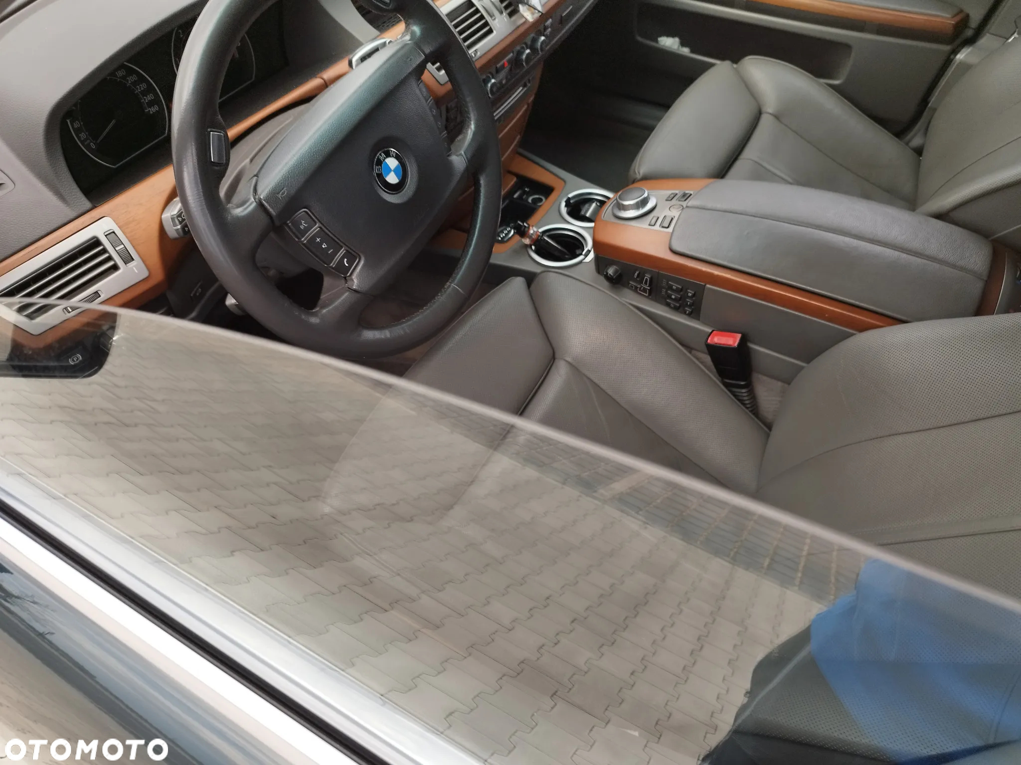 BMW Seria 7 745d - 21