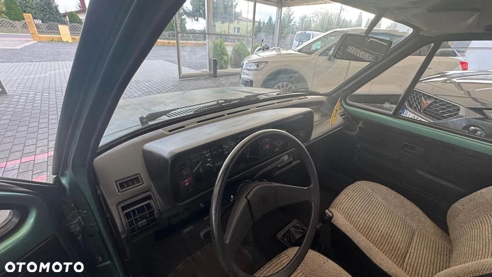 Volkswagen Golf 1.1 - 16