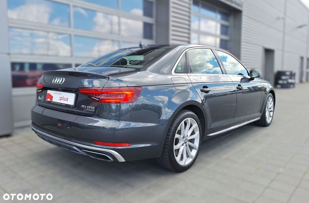 Audi A4 Limousine - 36