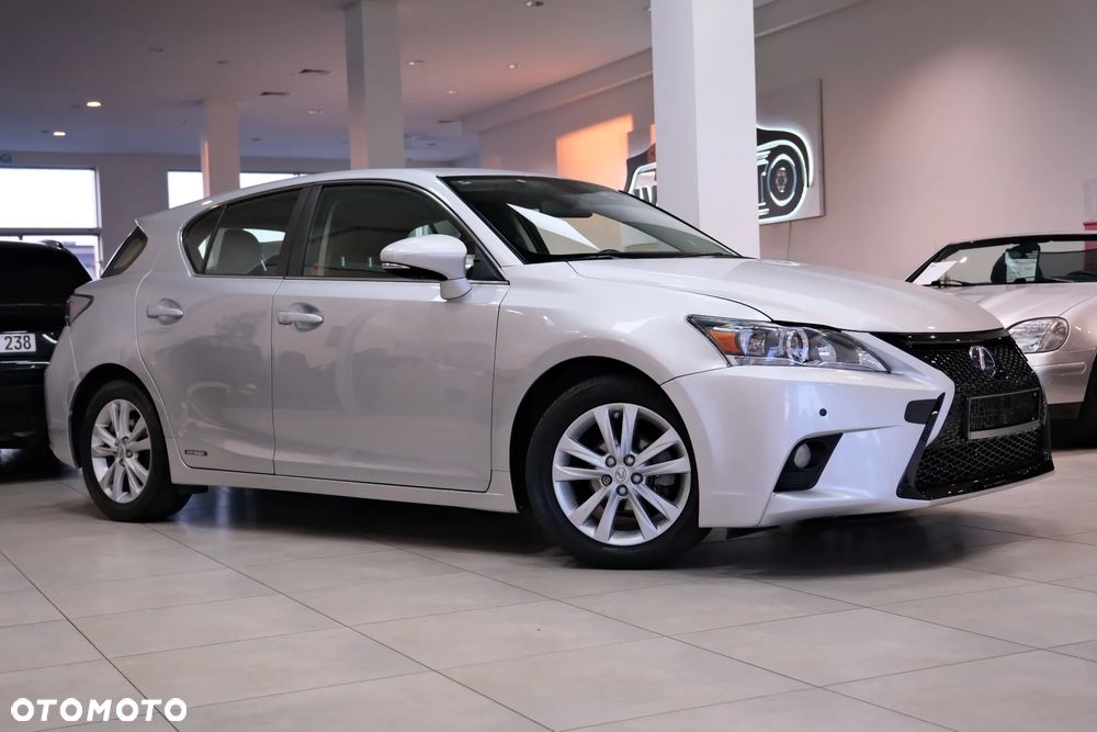 Lexus CT - 3