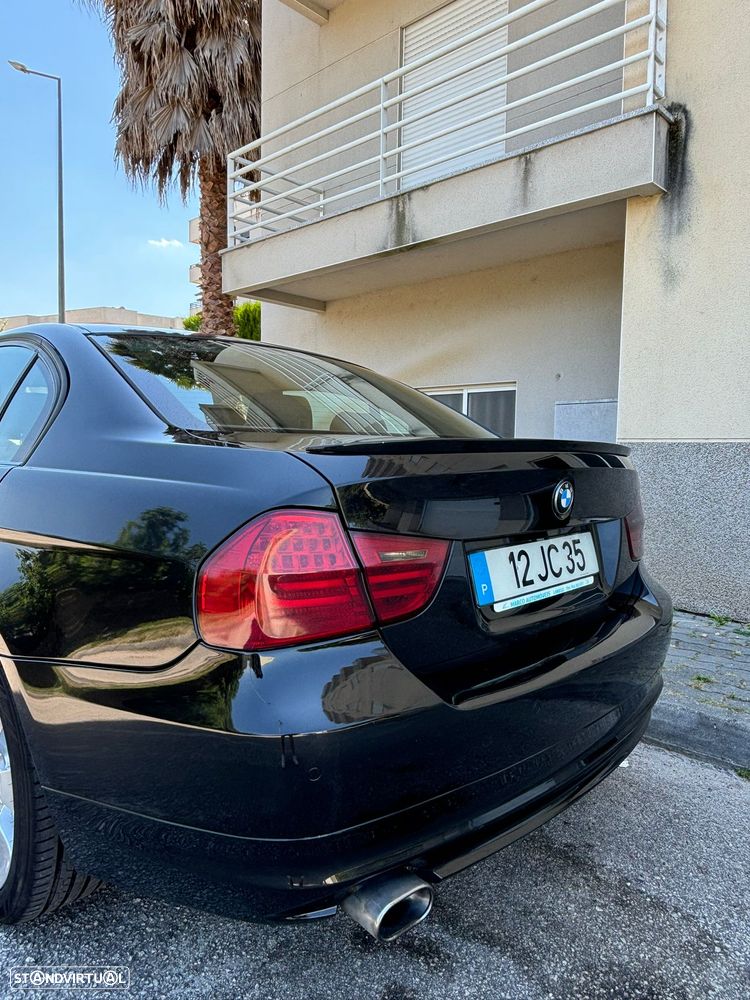 BMW 318 d - 11