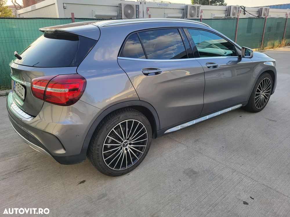 Mercedes-Benz GLA - 9