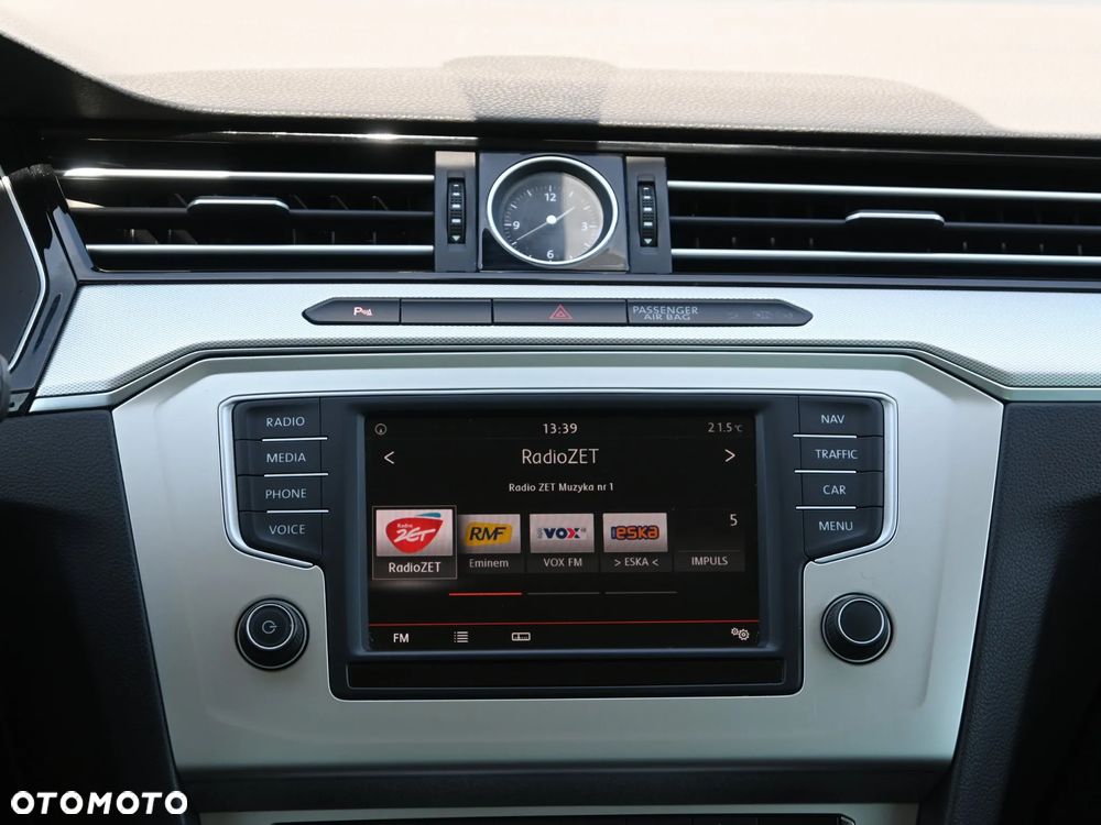 Volkswagen Passat - 15