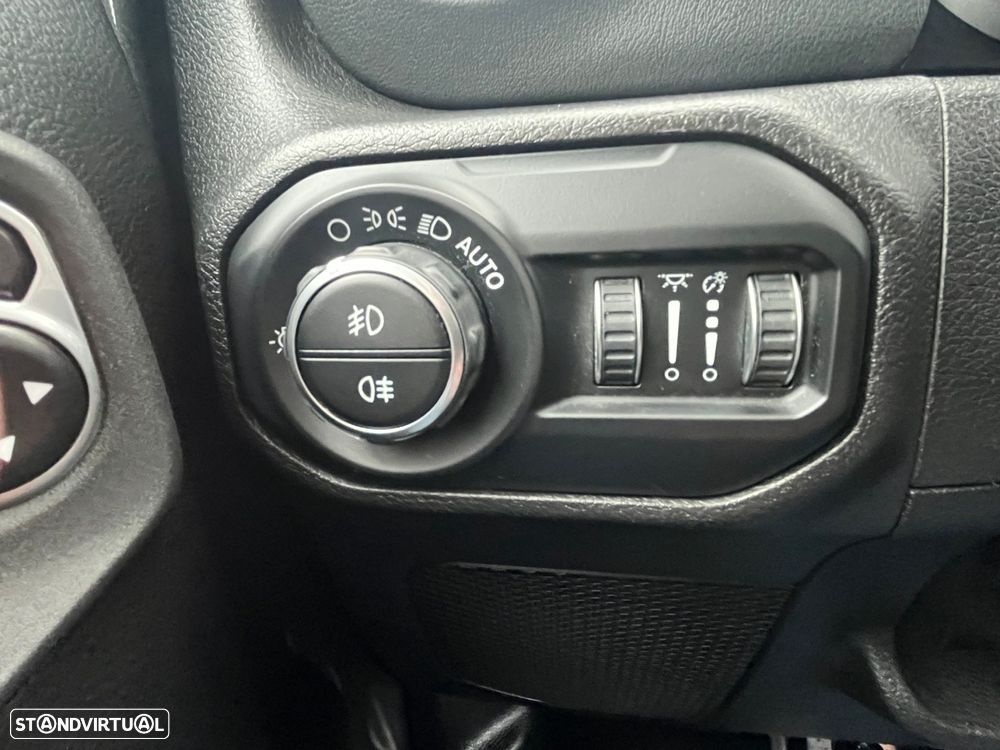 Jeep Wrangler Unlimited 2.2 CRDi AWD Auto Sky One-Touch Sahara - 22