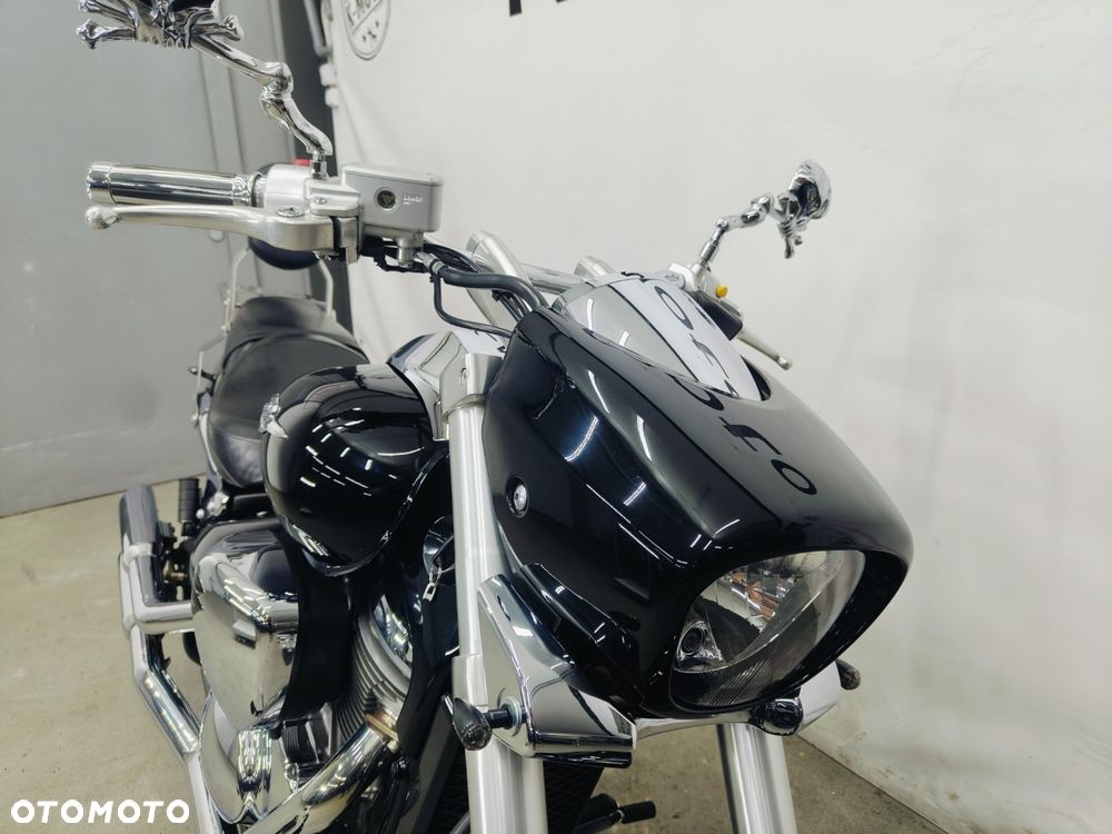 Suzuki Intruder - 3