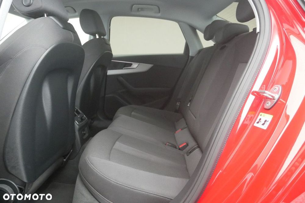 Audi A4 Limousine - 15