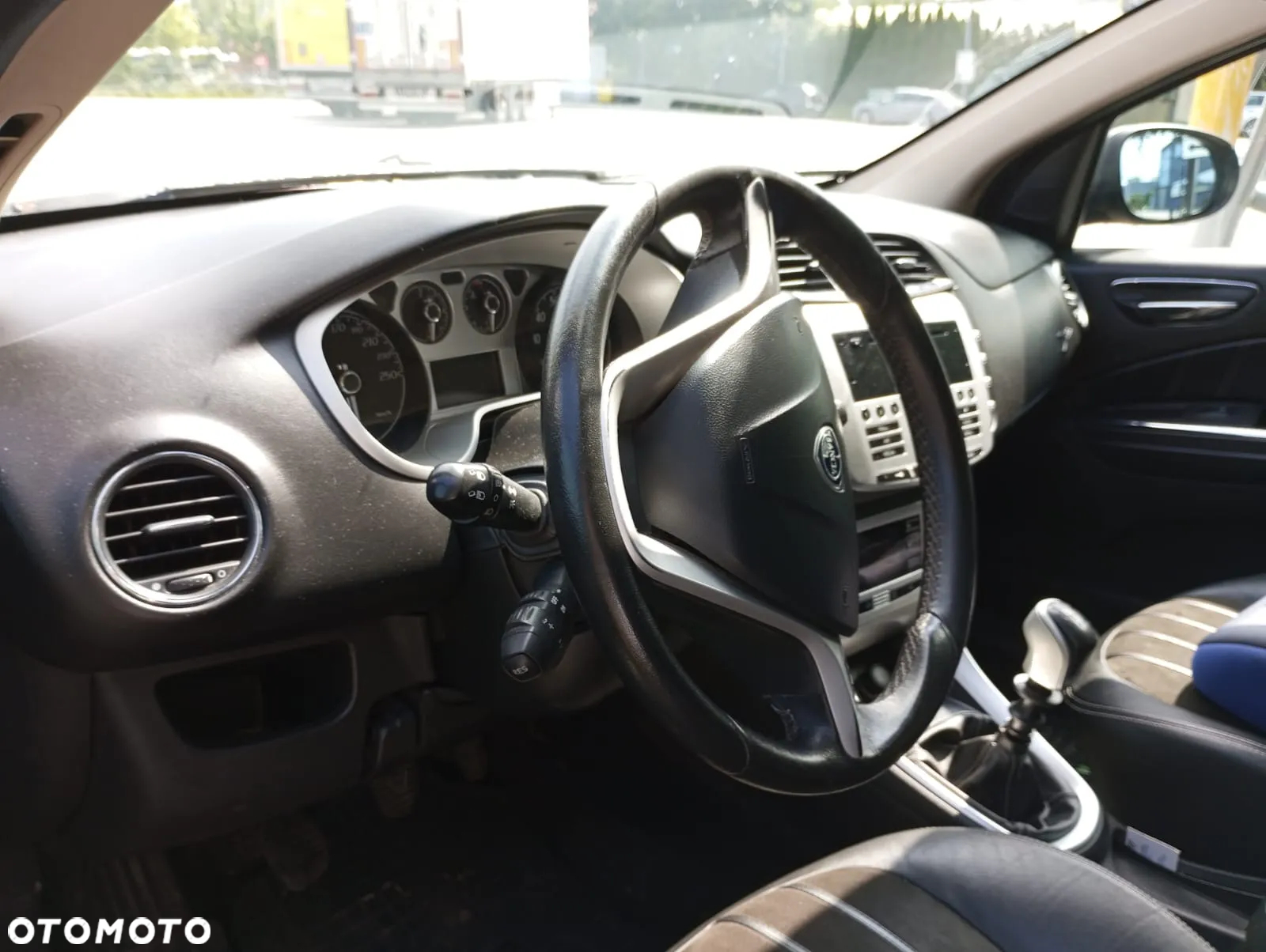 Lancia Delta 1.4 T-Jet Platino - 23