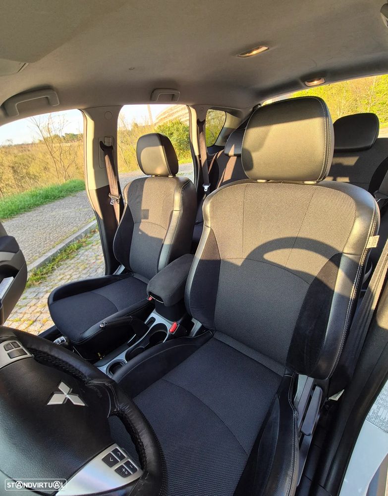 Mitsubishi Outlander 2.2 DI-D Instyle - 8