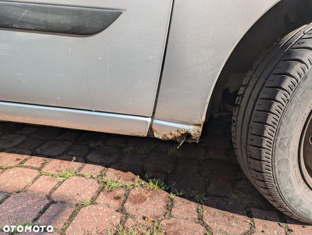 Ford Focus 1.8 Di Ambiente - 16