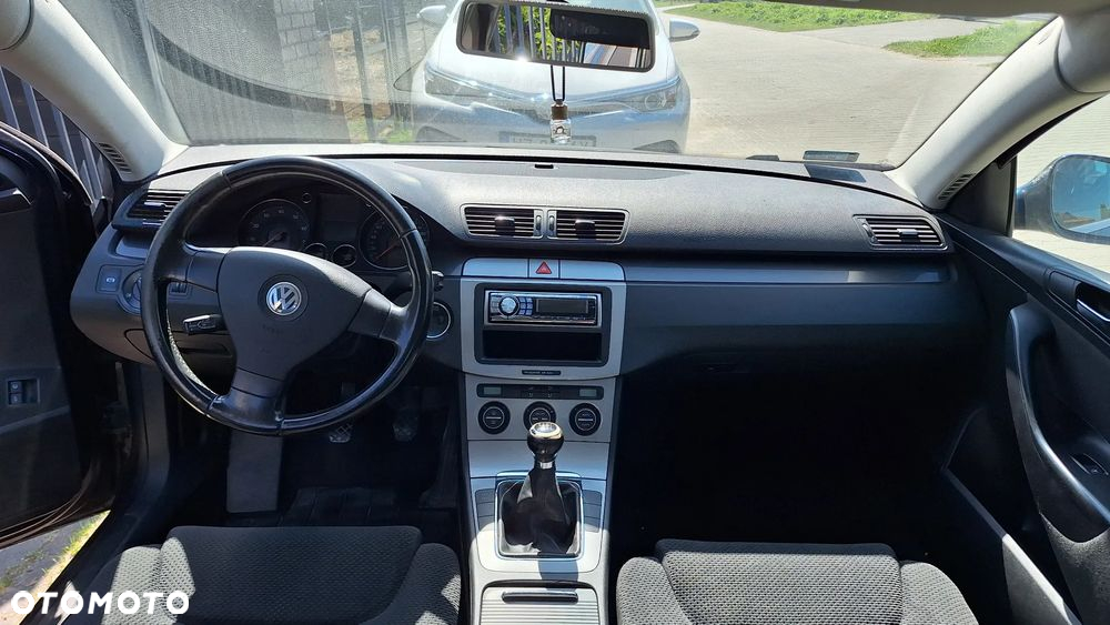 Volkswagen Passat 2.0 FSI Comfortline - 5
