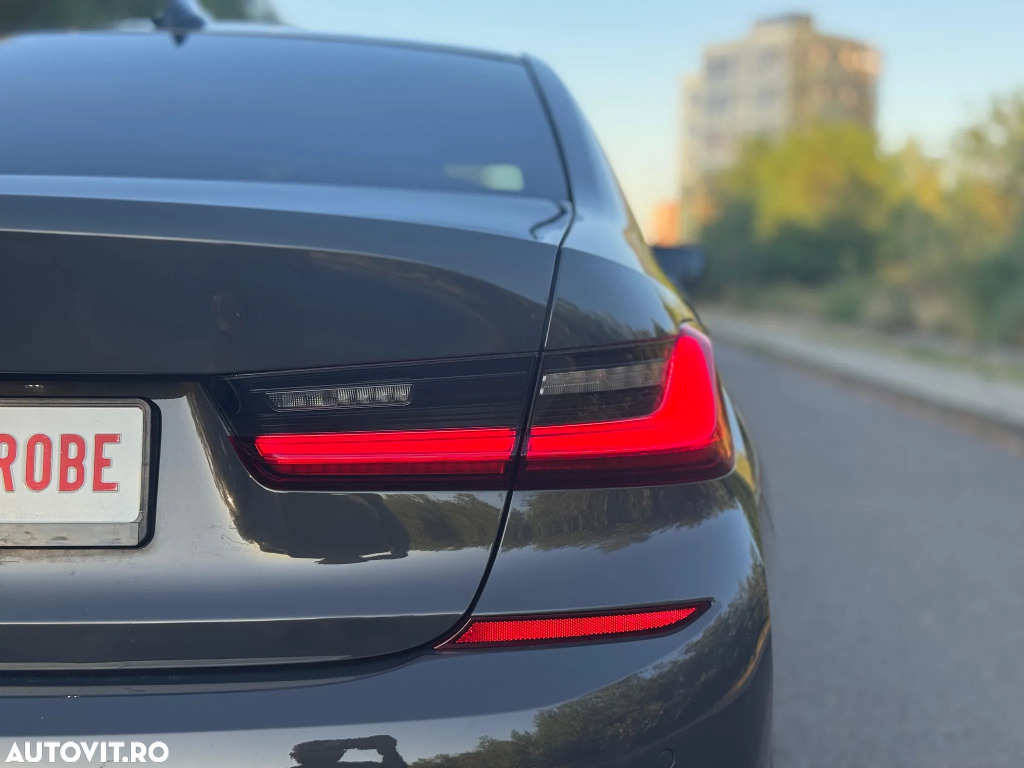 BMW Seria 3 318d Aut. M Sport - 12