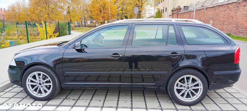 Skoda Octavia 1.6 FSI Ambiente - 12