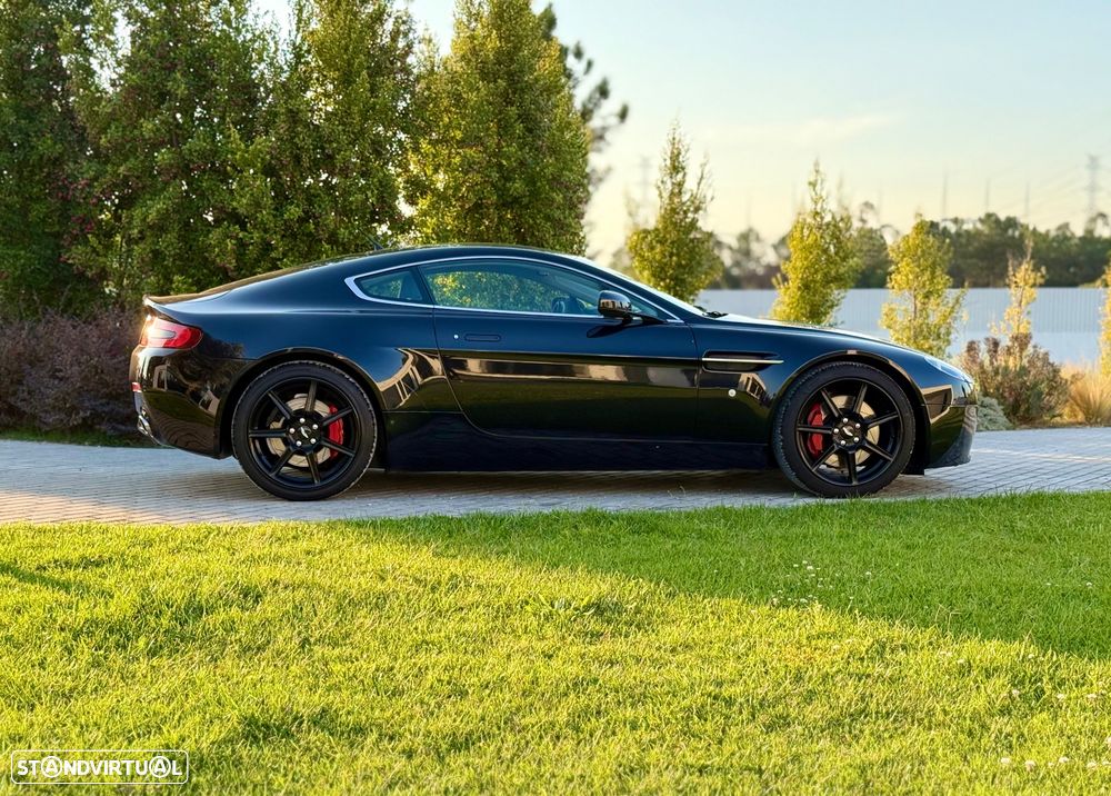 Aston Martin Vantage Coupe V8 - 7