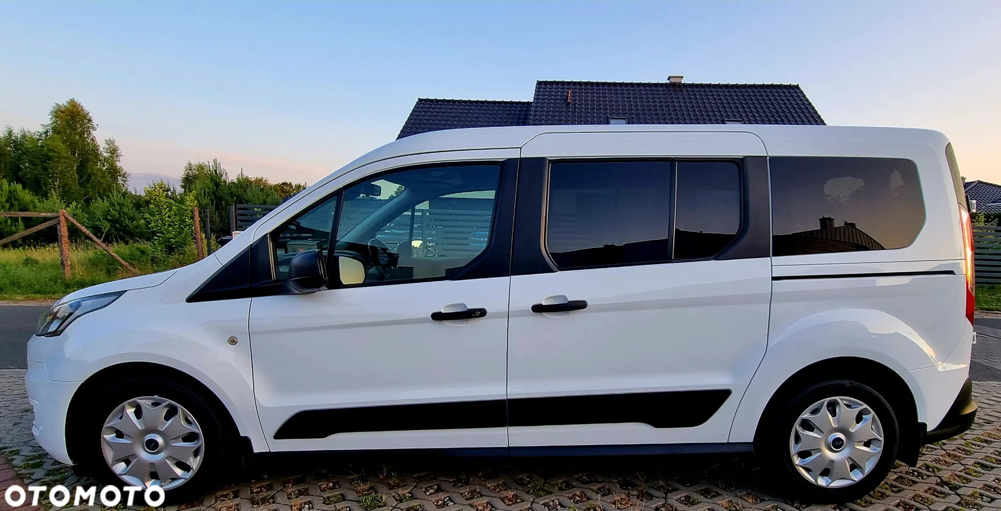 Ford Transit Connect 240 L2 Autm Trend - 10