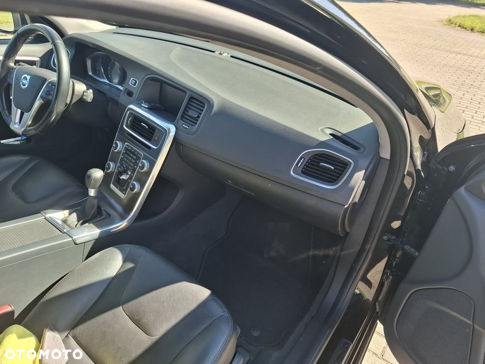 Volvo V60 D2 Summum - 16