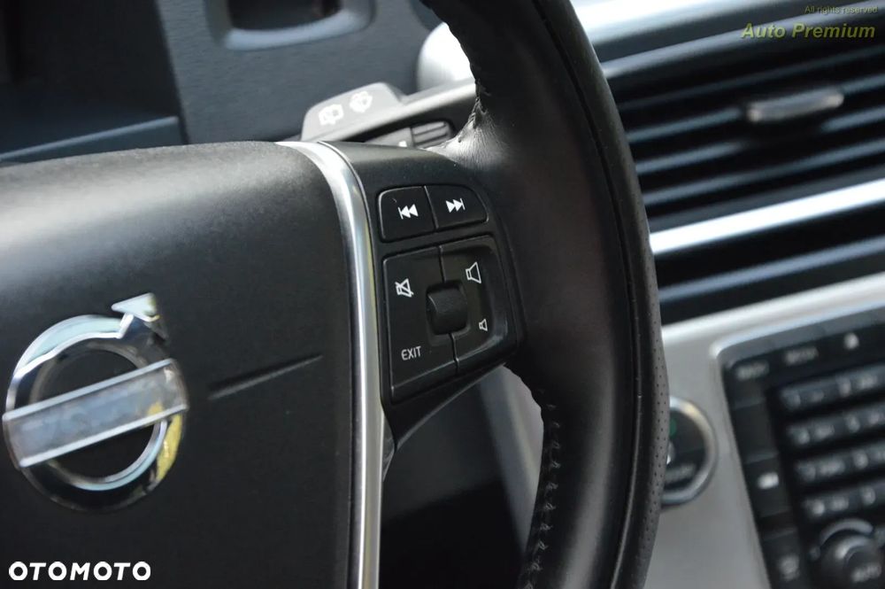 Volvo V60 D3 R-Design - 25
