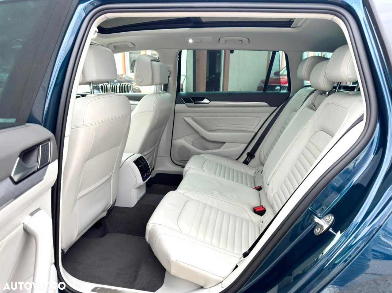 Volkswagen Passat - 20
