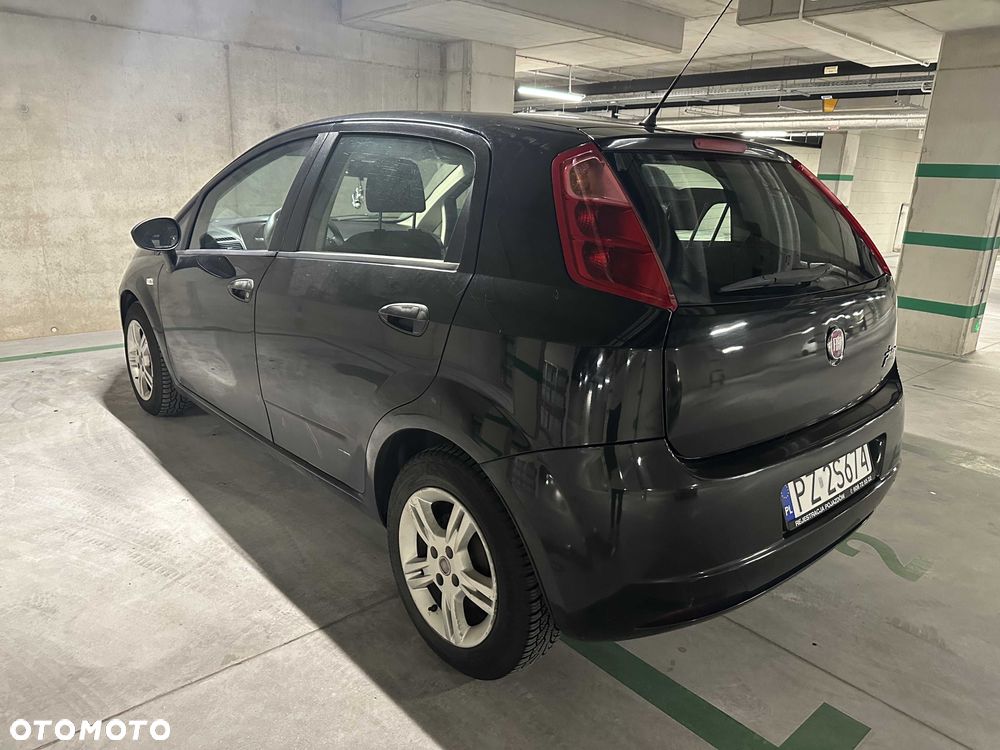 Fiat Grande Punto 2008 photo 2