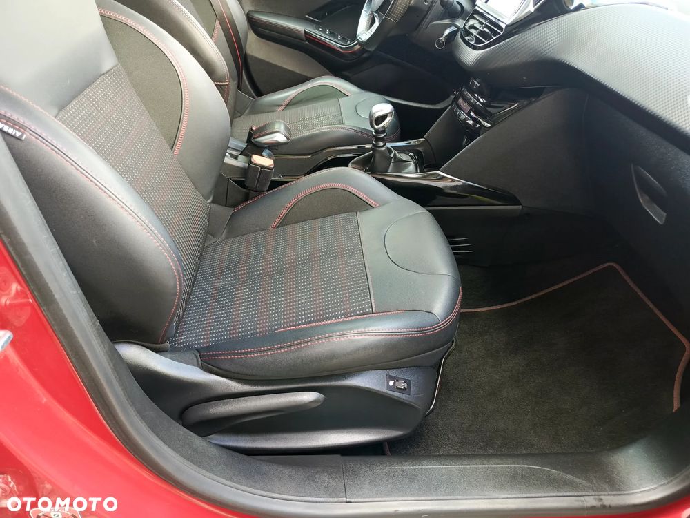 Peugeot 2008 PureTech 130 GPF Stop&Start Allure - 13