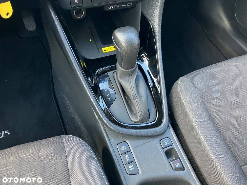 Toyota Yaris Hybrid 1.5 Style - 16