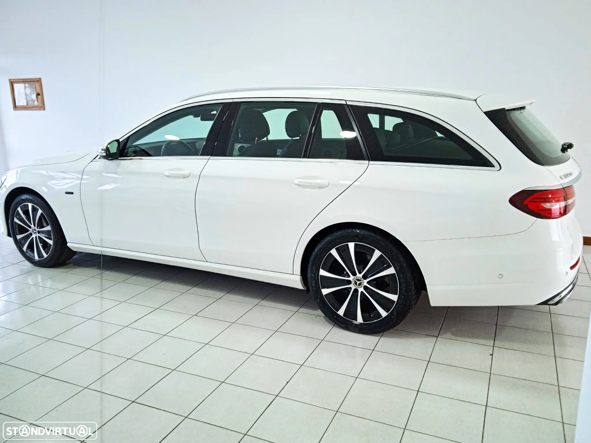 Mercedes-Benz E 300 de Exclusive Line - 4