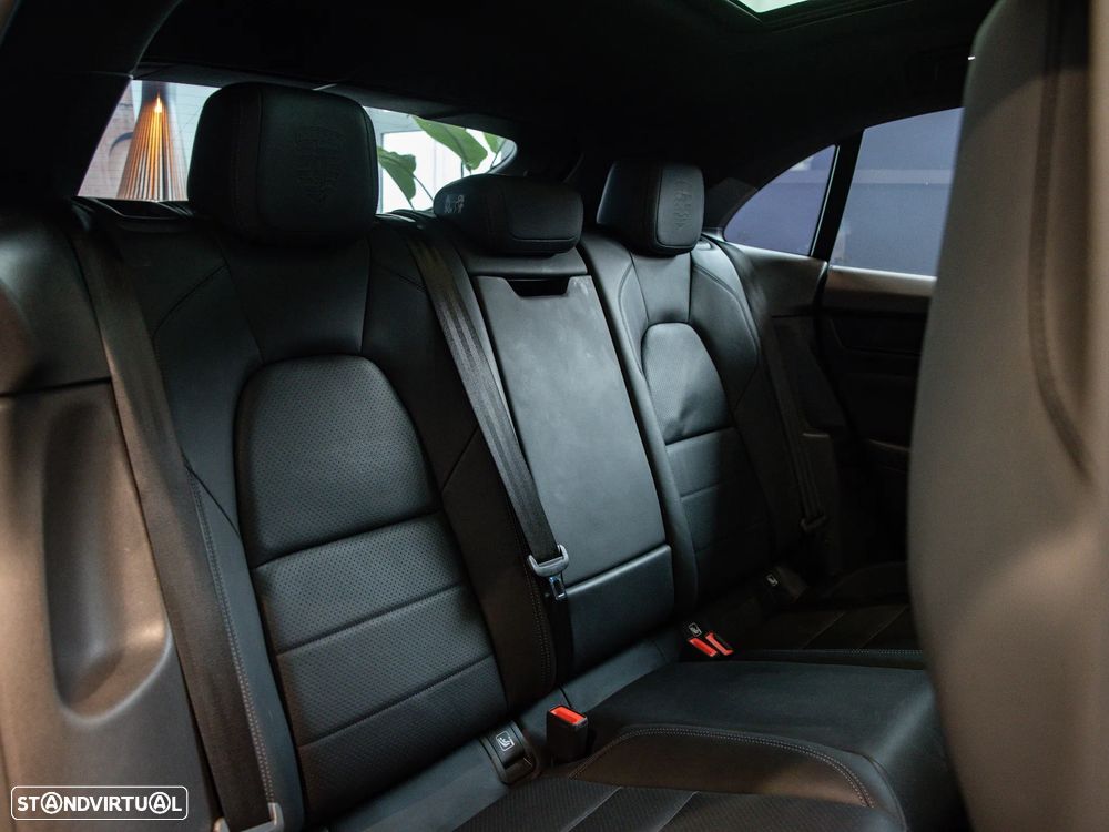 Porsche Macan Electric 4 - 38
