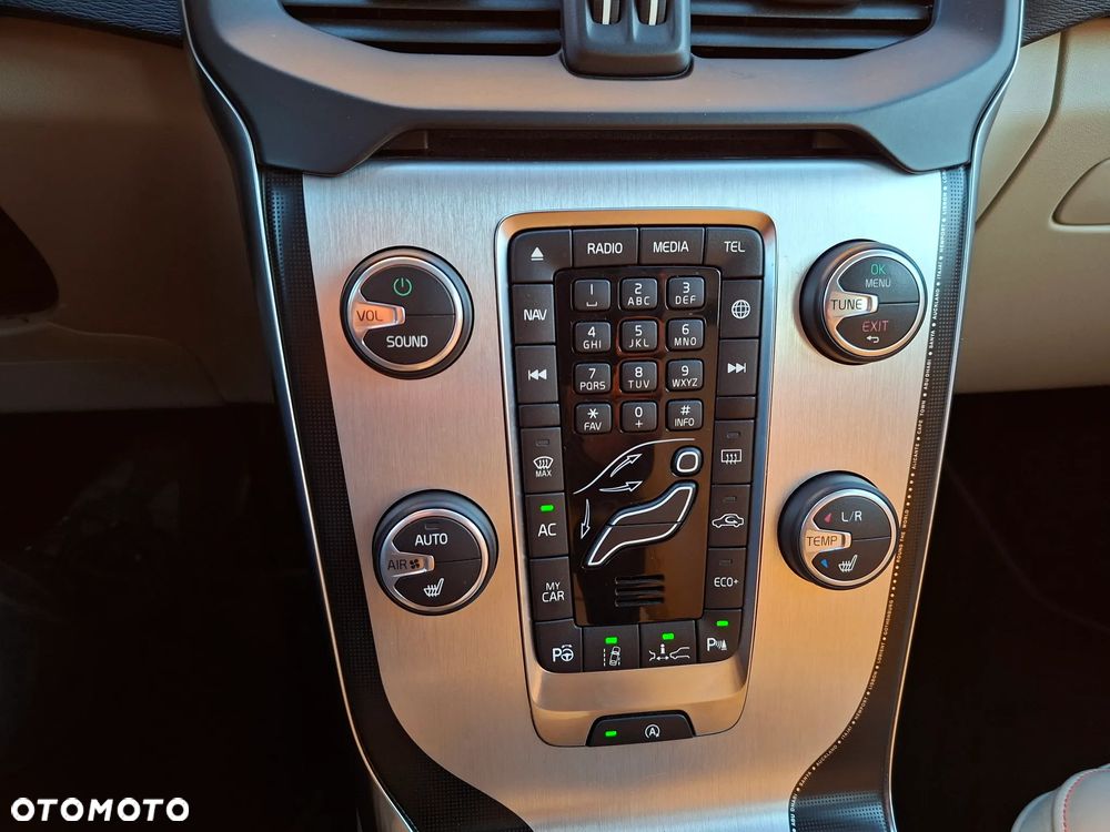 Volvo V40 Cross Country D3 Geartronic Ocean Race - 40