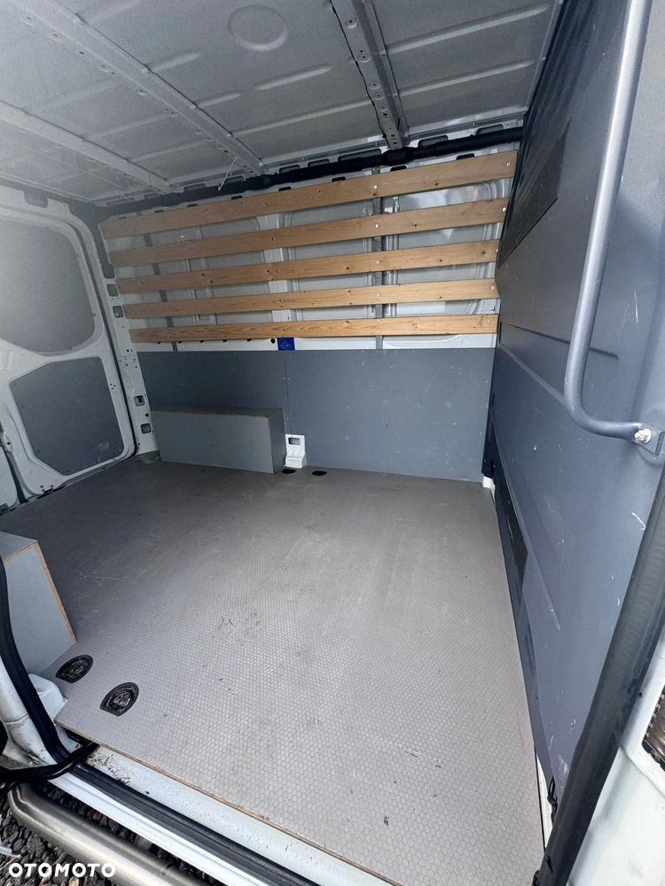 Mercedes-Benz Sprinter - 8