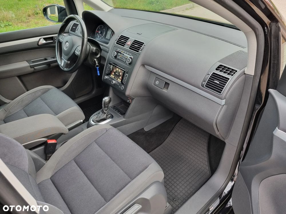 Volkswagen Touran 2.0 TDI DPF DSG STYLE - 13