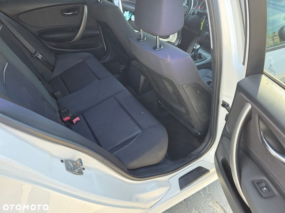 BMW Seria 1 116d Sport Line - 11