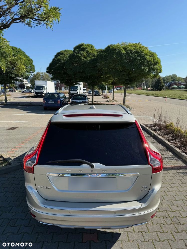Volvo XC 60 T5 AWD Drive-E Summum - 5