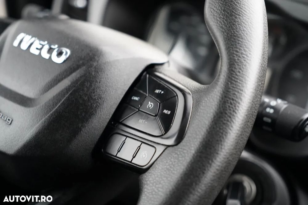 Iveco DAILY 35-140 / FRIGORIFER / PULSOR 400 UNITATE / LIFT / TWIN / - 32