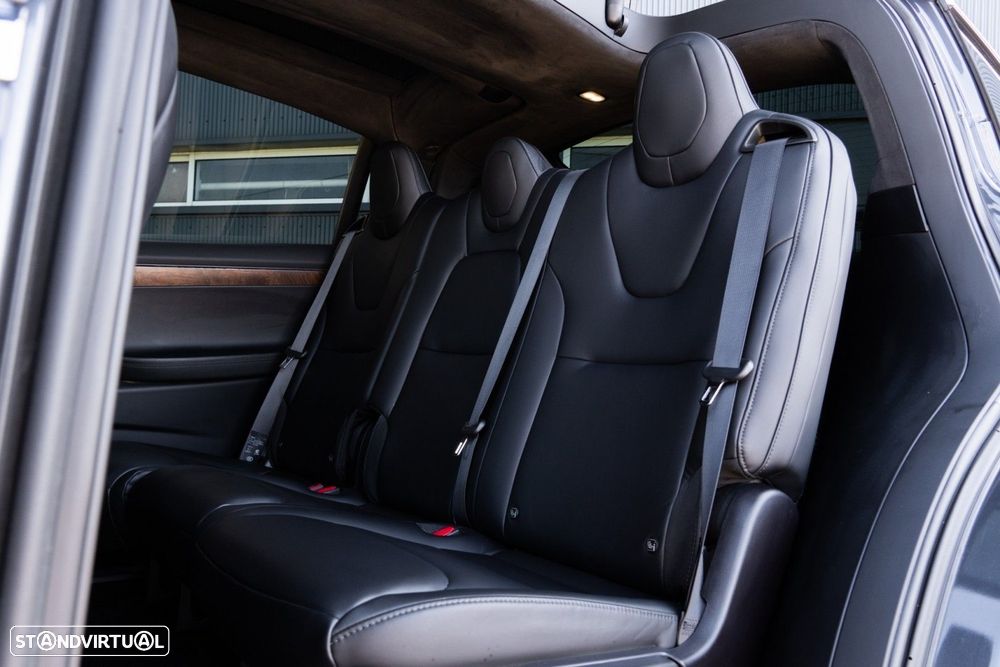 Tesla Model X - 48