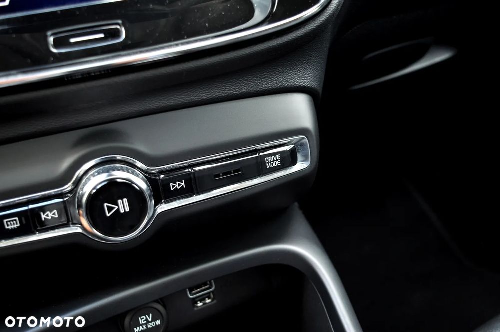Volvo XC 40 T3 Momentum Pro - 30