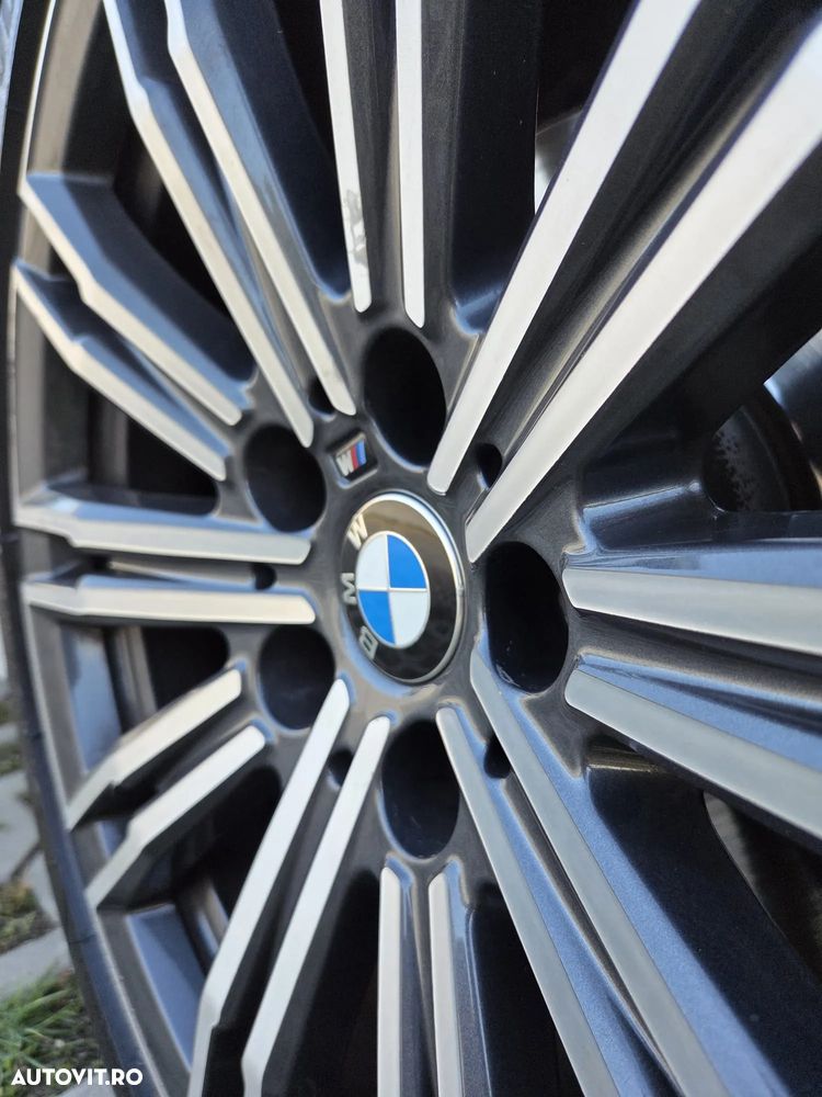 BMW Seria 3 320d xDrive AT MHEV - 33