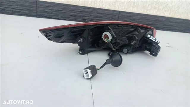 Stop Lampa dreapta spate pe aripa Kia Xceed X-Ceed an 2012 2013 2014 2015 2016 2017 2018 2019 2020 2021 2022 2023 cod 92402-J7300 - 4