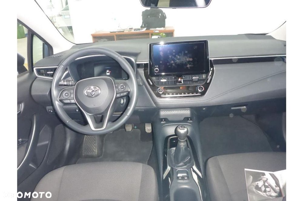 Toyota Corolla - 5